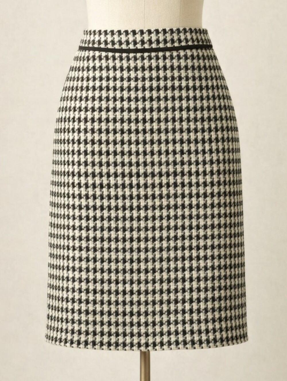 Vintage 80s Boucle Pencil Skirt • Black Ivory Houndstooth Woven • Size Large